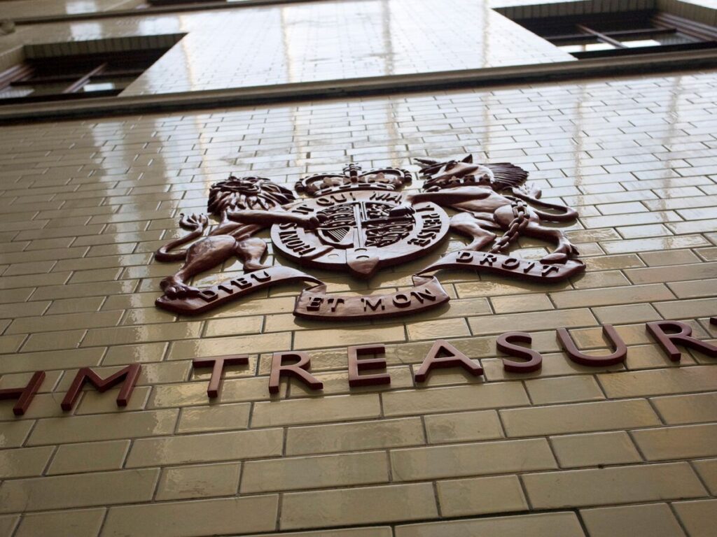 英国債の金利負担、4.3兆円急増も－年金の運用構造変化で購入が減少 - Bloomberg