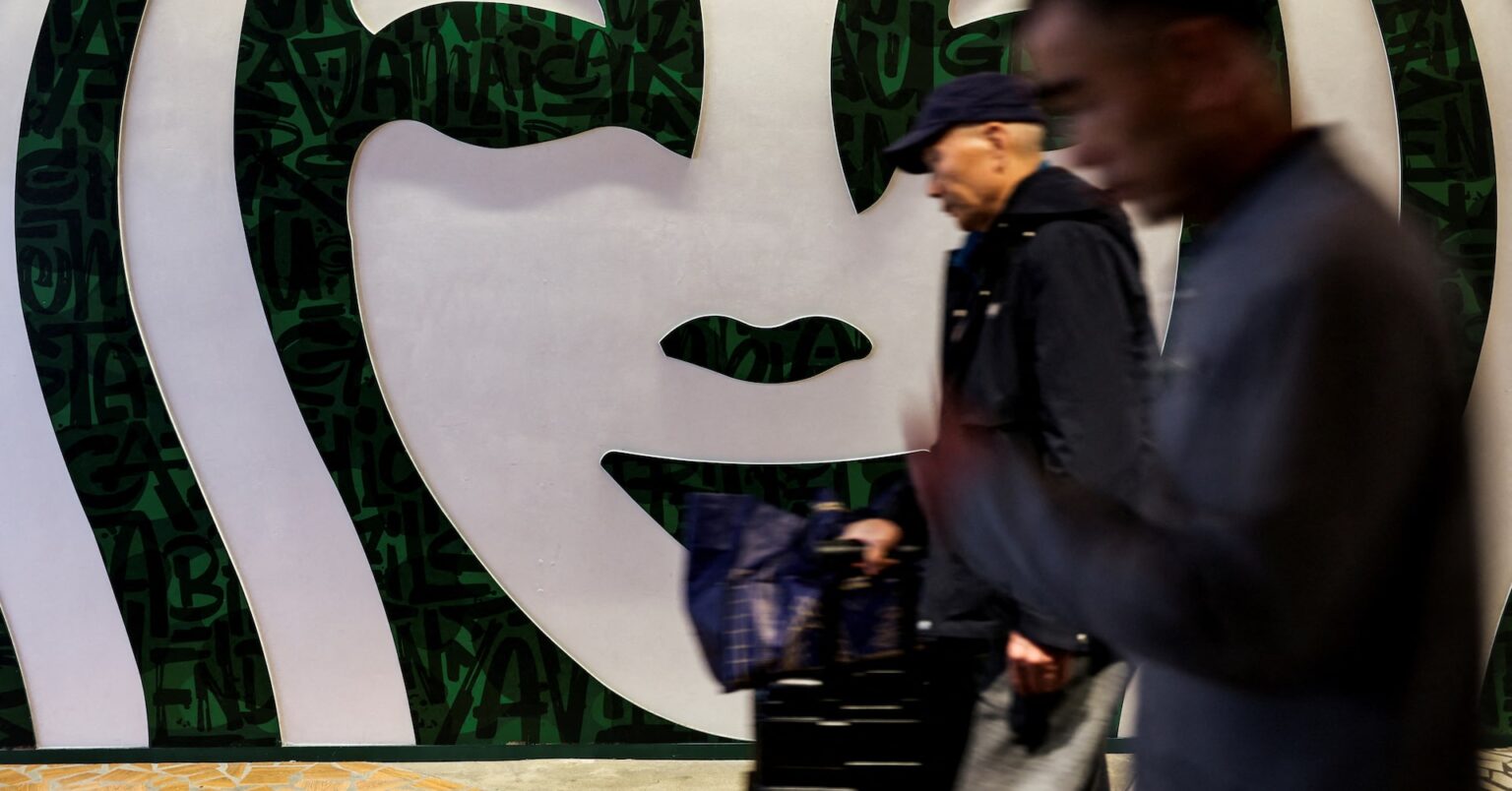 スターバックス中国事業に最大100億ドルの買収提案＝ＣＮＢＣ | ロイター