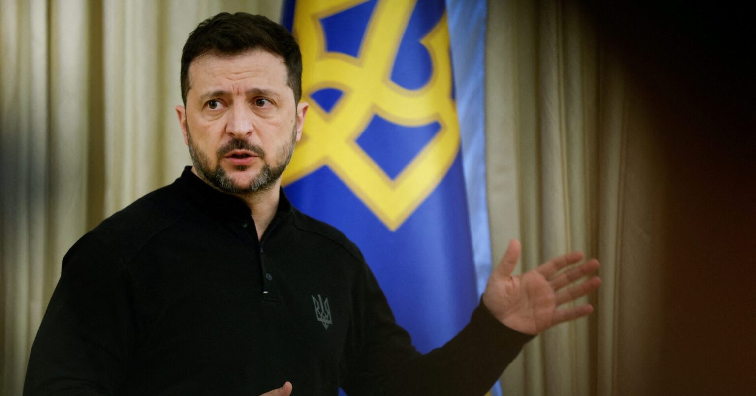 ロシア、ウクライナ東部要衝で前進と表明　弾薬庫や飛行場を攻撃 | ロイター