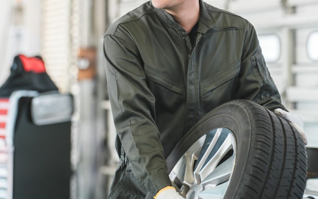 これは売れない……日系ブラジル三世の”LINEスタンプおじさん”が副業で取り組むLINEスタンプを思わず二度見した 【令和版おじさんの副業NEO】LINEスタンプの販売(1/4) | JBpress (ジェイビープレス)