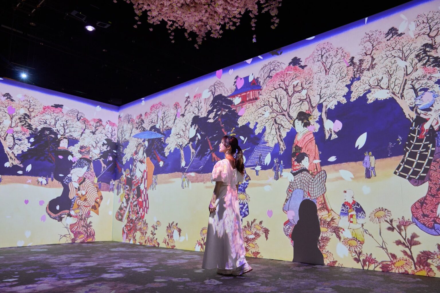 「動き出す浮世絵展 FUKUOKA」がJR博多シティで開催中。和装体験や夏休み限定企画を実施。名古屋や東京、イタリアで25万人以上動員した浮世絵の世界に没入できる体感型デジタルアートミュージアム。 | 株式会社一旗のプレスリリース