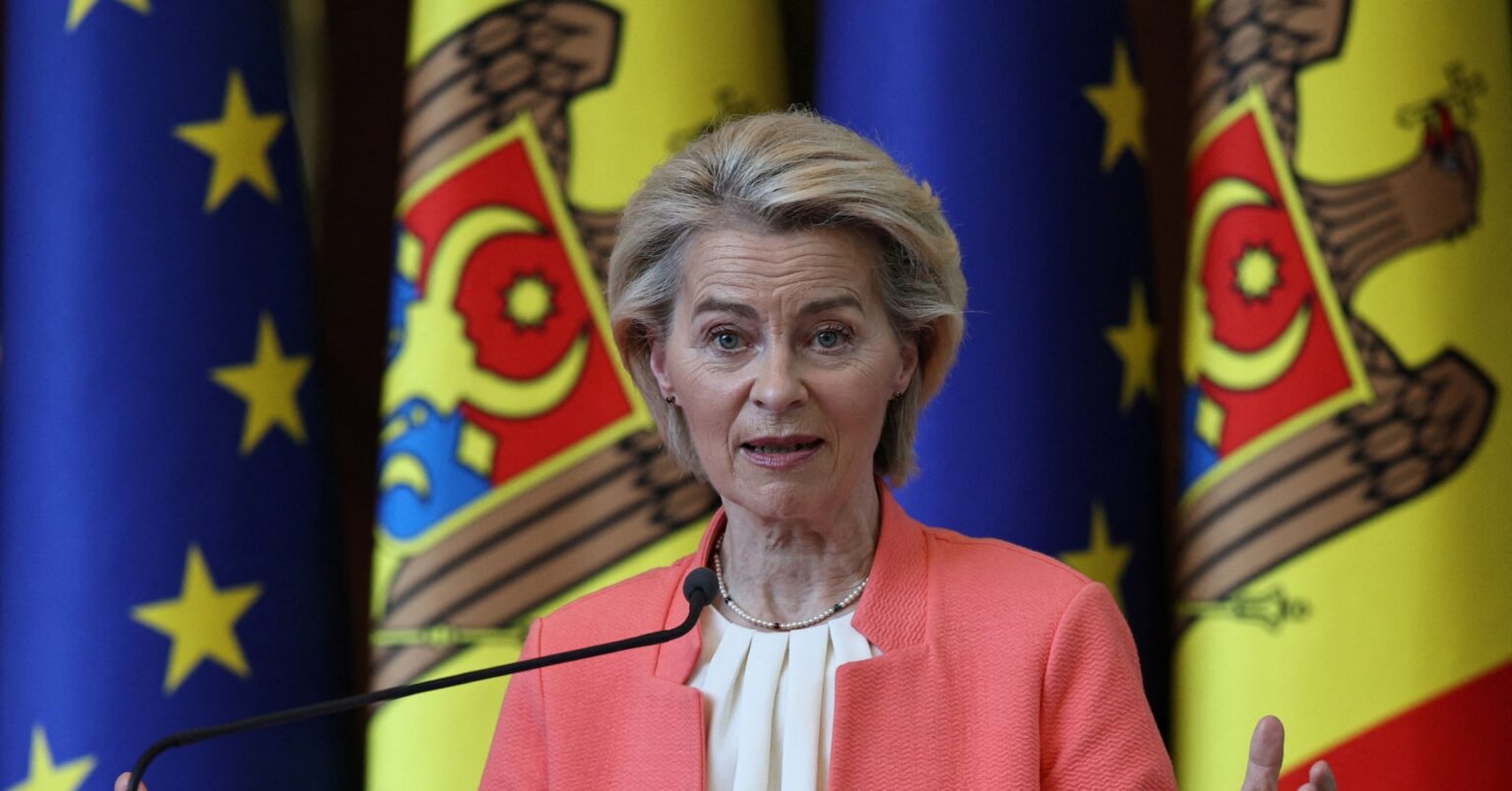 欧州議会、フォンデアライエン氏に対する不信任決議案を否決 | ロイター