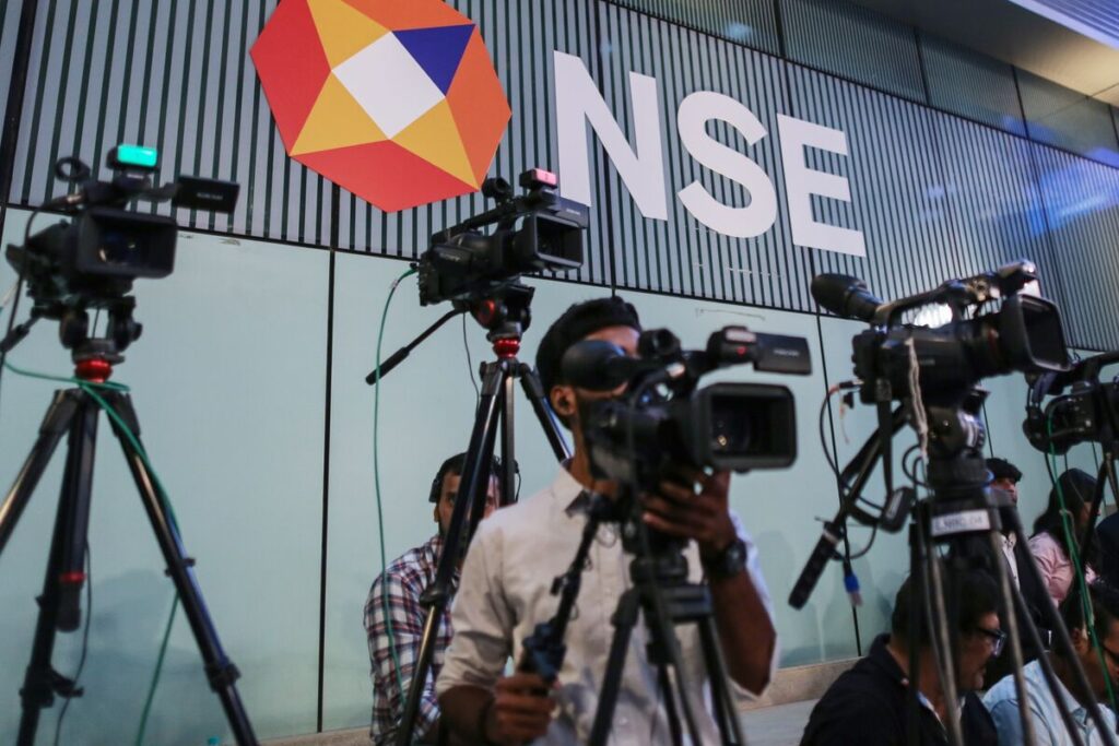 インドのオプション取引、満期日売買が低調-ジェーンSの取引禁止後 – Bloomberg インドのオプション取引、満期日売買が低調-ジェーンSの取引禁止後 - Bloomberg