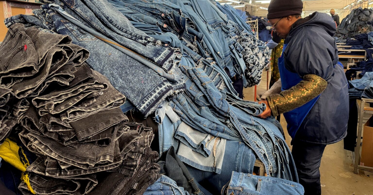 アングル：トランプ関税50％でＧＤＰの1割が危機、アフリカ小国が非常事態宣言 | ロイター
