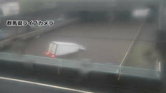 群馬県館林市のアンダーパスでトラック1台水没　運転していた男性は自力脱出して無事