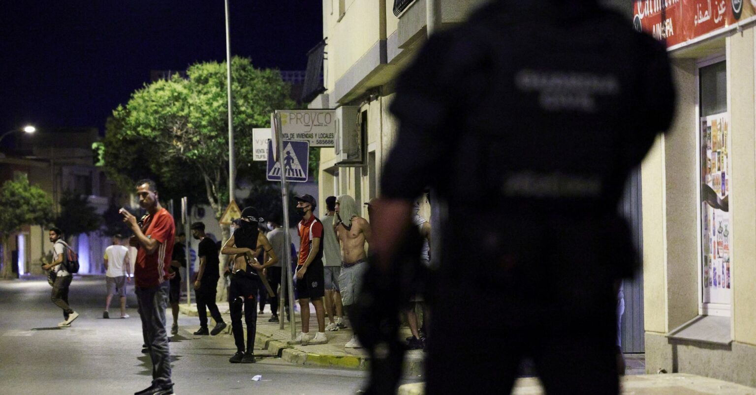 スペインで極右グループと移民が衝突、5人負傷　高齢男性襲撃受け | ロイター