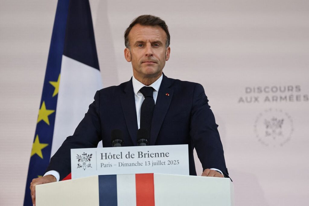 マクロン仏大統領、国防費増額を表明－欧州で自由が脅かされている - Bloomberg
