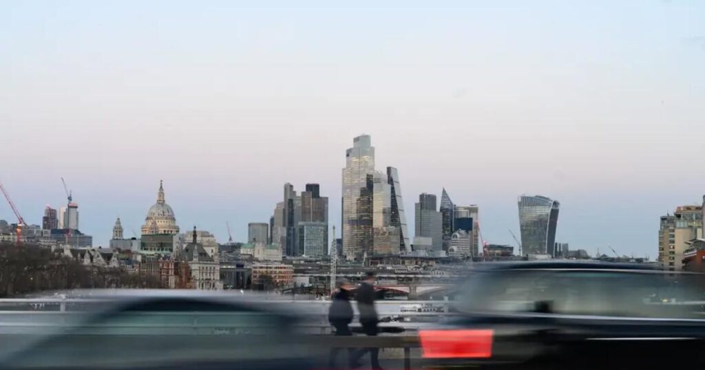 億万長者は記録的なペースでイギリスから脱出している | Business Insider Japan