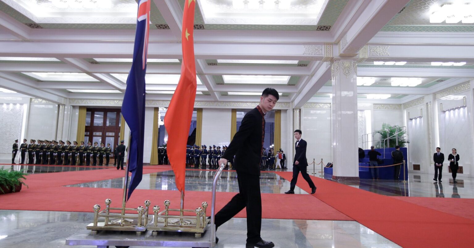 中国は依然「複雑な懸念」、ＮＺ情報機関が報告書 | ロイター