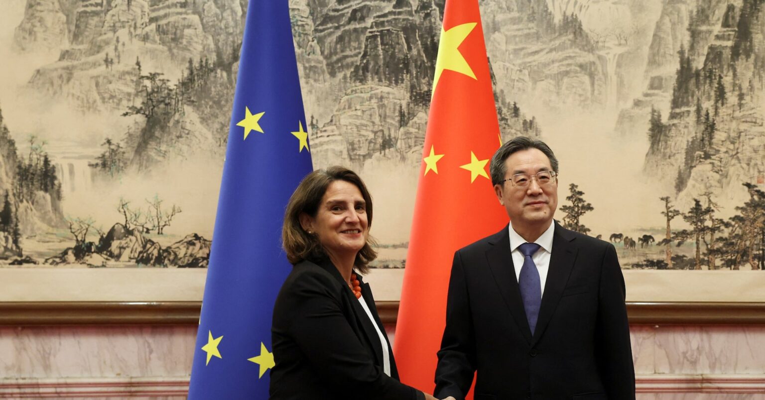 中国、秋に新たな気候変動目標策定へ　訪中のＥＵ高官が明らかに | ロイター