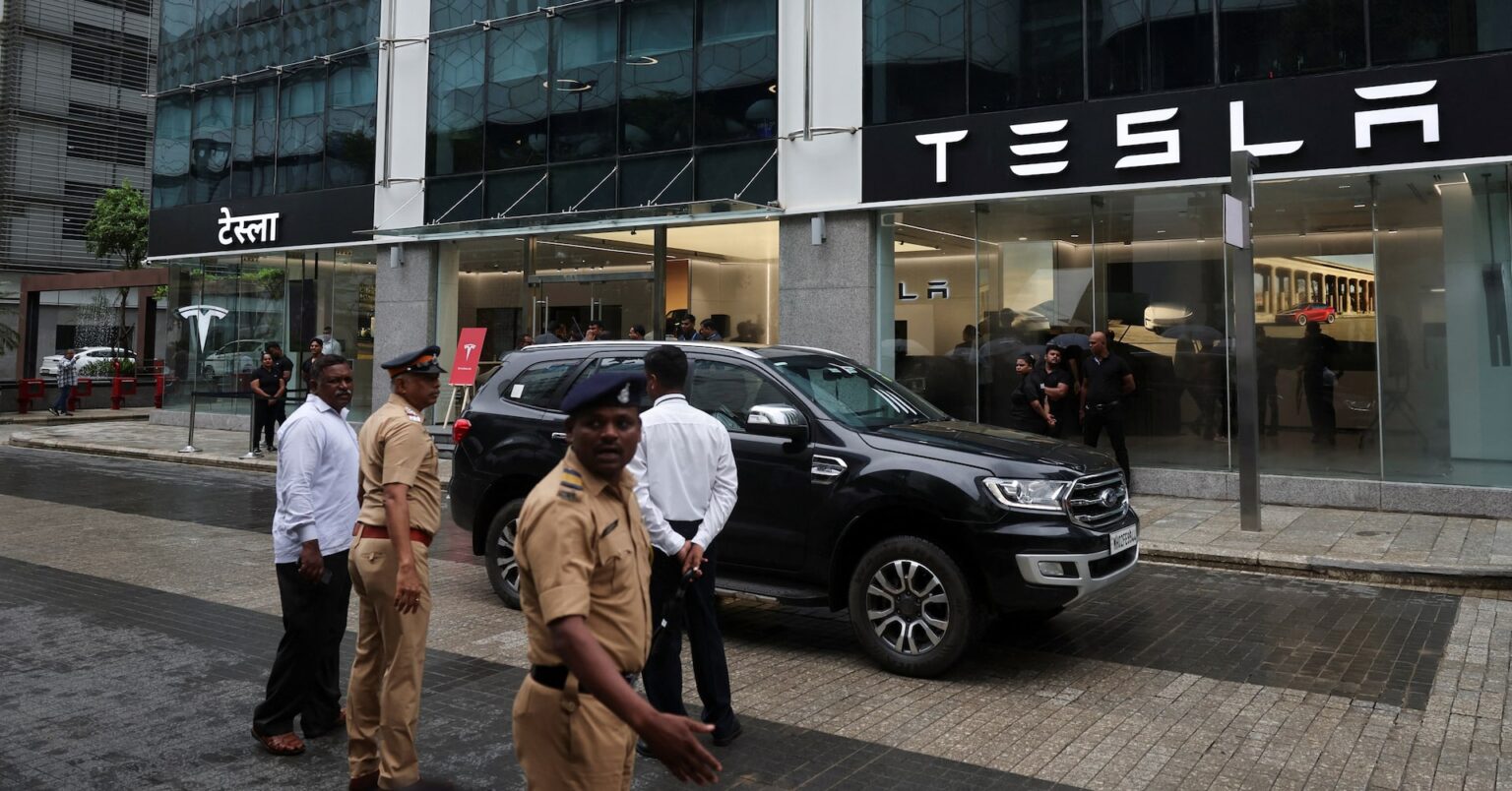 テスラがインド市場参入、「モデルＹ」を7万ドルで販売開始 | ロイター