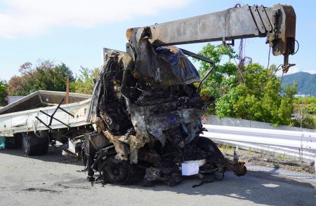 トラックはみ出し衝突か、徳島 県警捜索、２人死亡事故 | 全国のニュース | 福井新聞ONLINE