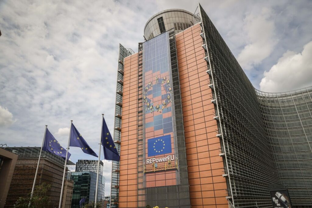 ＥＵ、約２兆ユーロの中期財政計画－ウクライナ支援に1000億ユーロ - Bloomberg