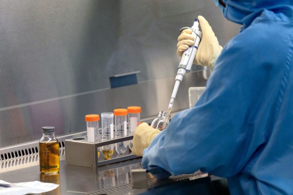 米中覇権争い、バイオテクノロジーでも激化－中国勢が驚くべき進化 - Bloomberg