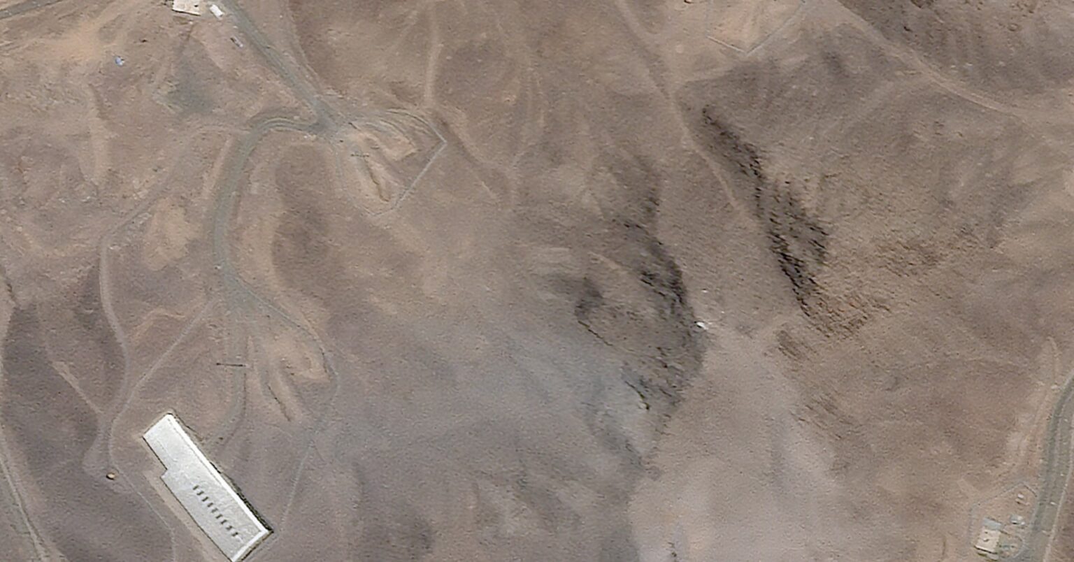 米軍のイラン核施設攻撃、3施設のうち1カ所のみ破壊　ＮＢＣ報道 | ロイター