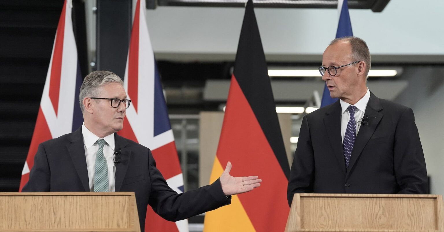 独英、包括的友好条約に署名　欧州3大国間の協力強化を示唆 | ロイター