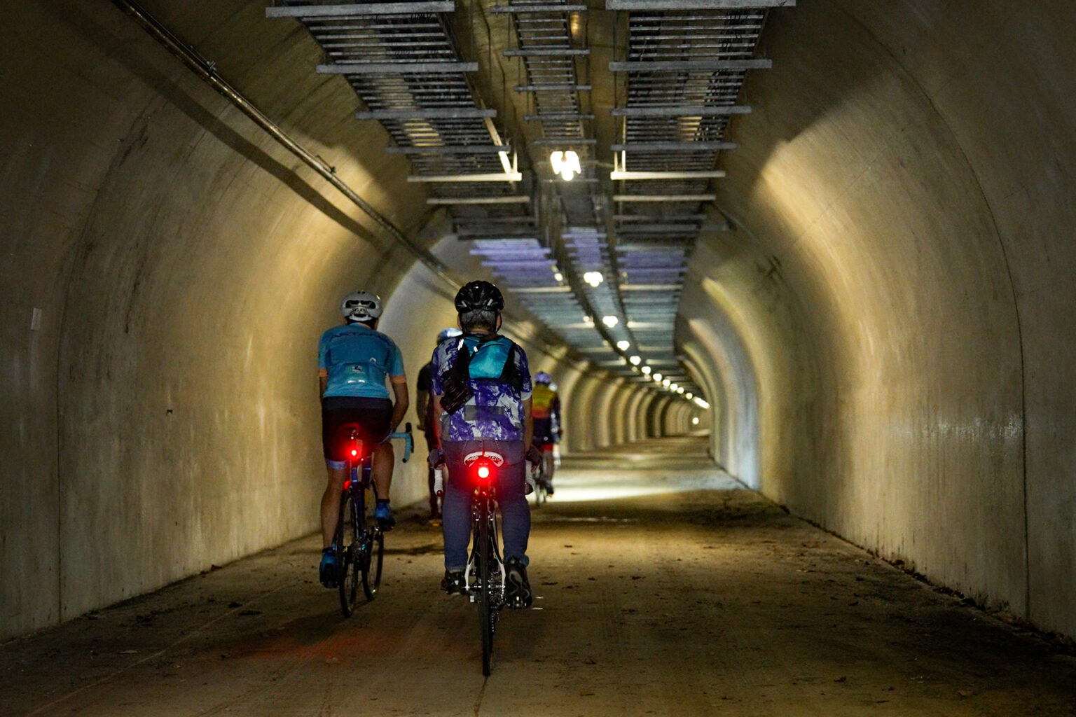 普段は入れない山梨/埼玉の県境「雁坂トンネル」を走れるサイクルツアー 「雁坂トンネルサイクルツアーin山梨市」 - トラベル Watch