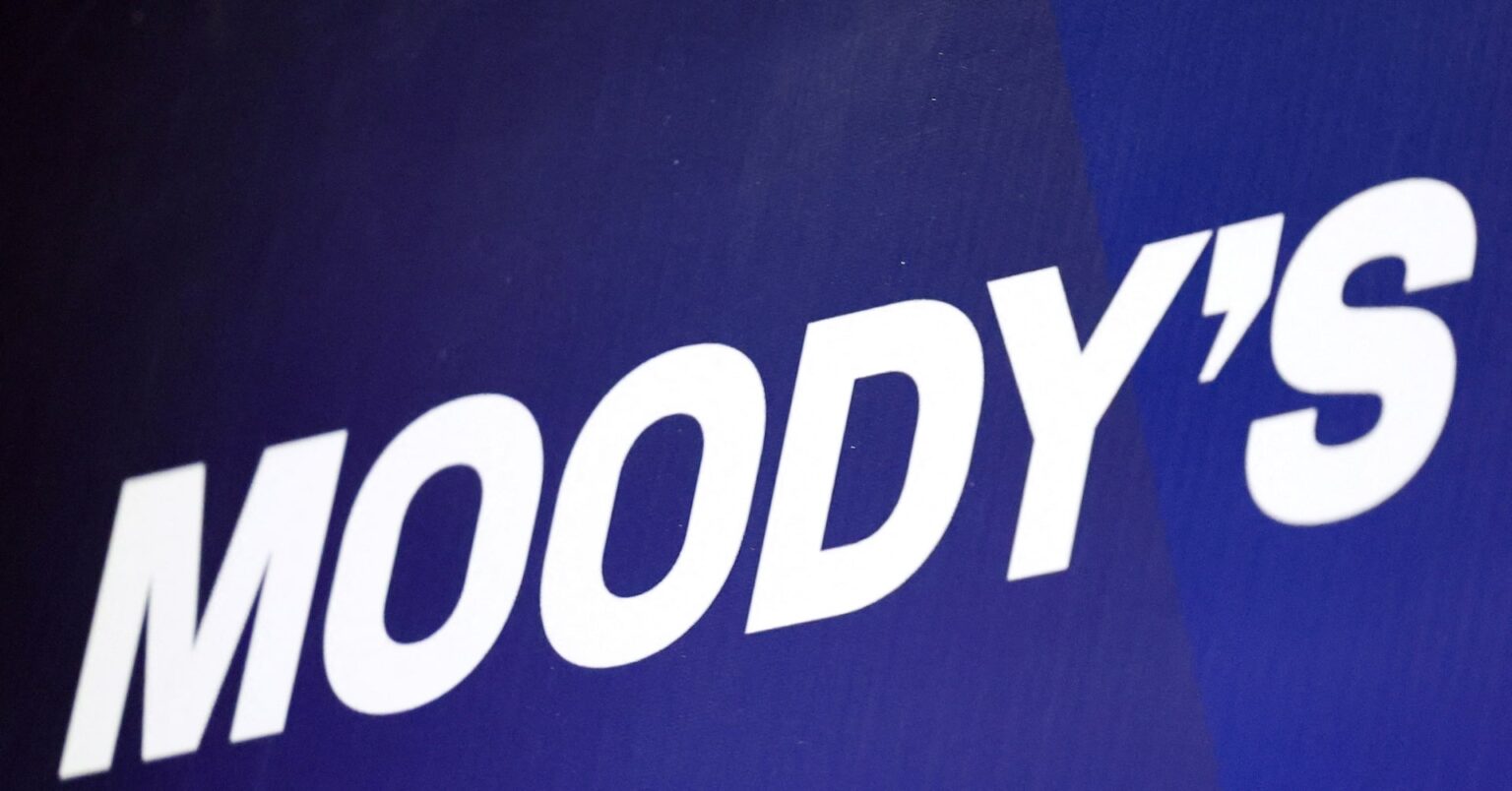 ムーディーズ、アルゼンチンを２段階格上げ　見通し「安定的」に変更 | ロイター