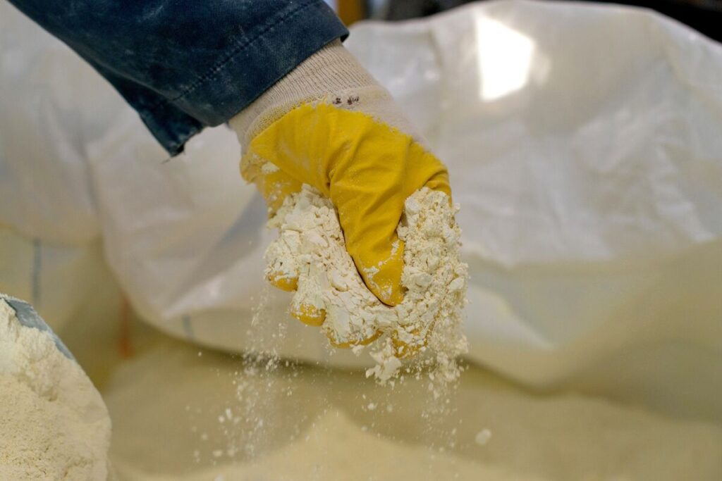 中国国家安全省、外国情報機関によるレアアース密輸を阻止－対策継続 - Bloomberg