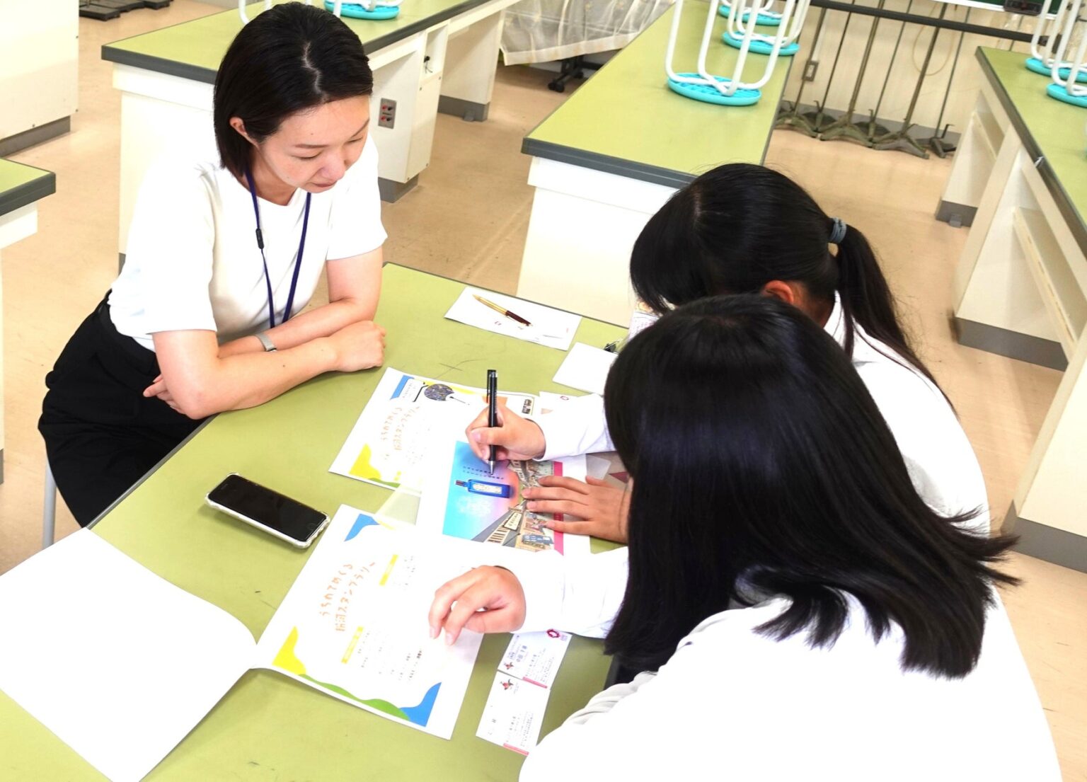 創業の地・和歌山県粉河 地域活性化企画　地域の高校生と「うちわでめぐる粉河スタンプラリー」を実施 | 株式会社桃谷順天館のプレスリリース