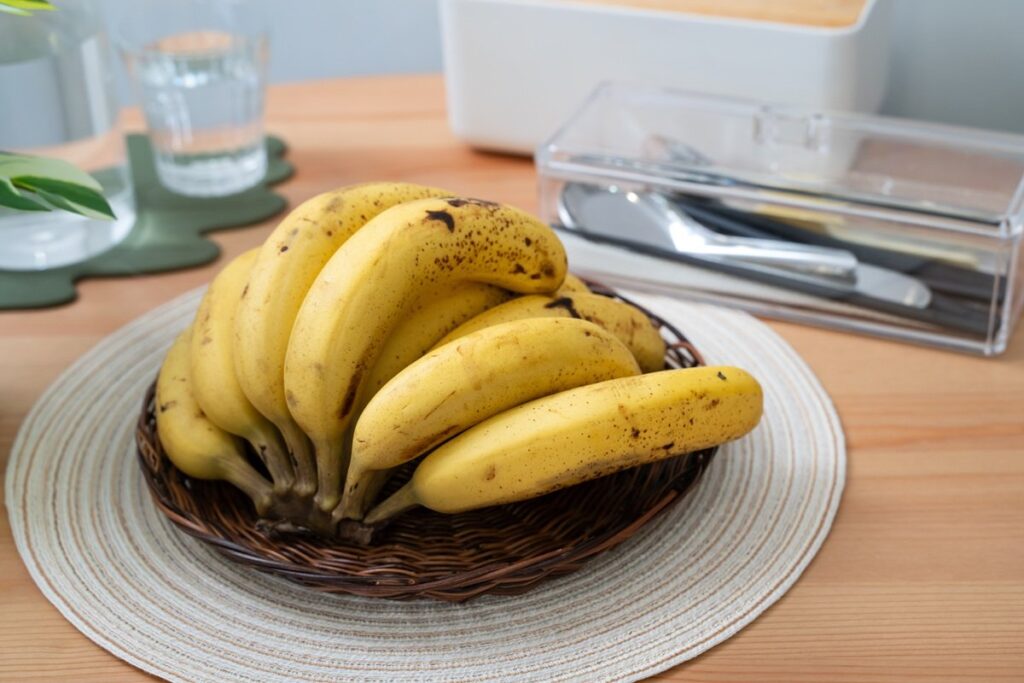 茨城県で撮影された「震度4の地震で受けたバナナの被害」に534万表示 「一斉に逃げようとしている」「地震で追熟するなんて…」などの声 | LIMO | くらしとお金の経済メディア