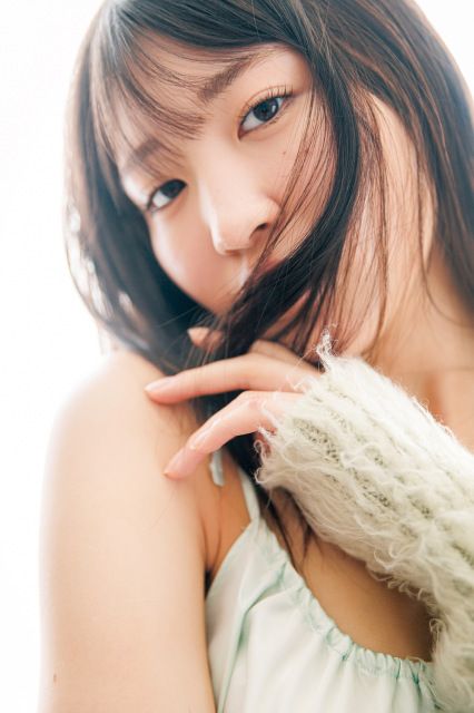 OCHA NORMA中山夏月姫、20歳の誕生日に2nd写真集『Almost』　故郷・石川で全編撮影｜オリコンニュース｜徳島新聞デジタル