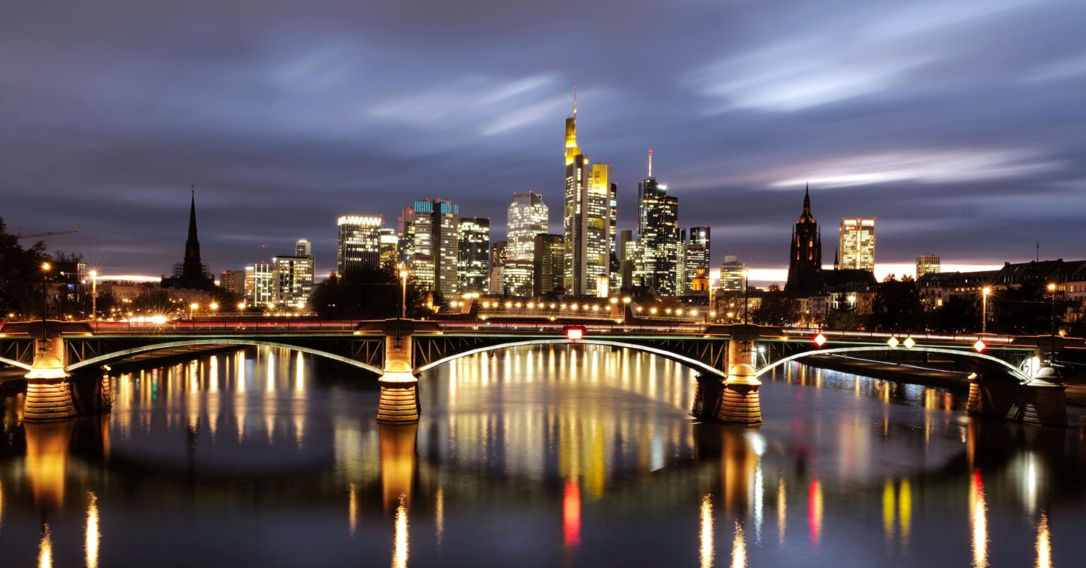 ドイツ主要企業、大規模投資の取り組み開始 | ロイター