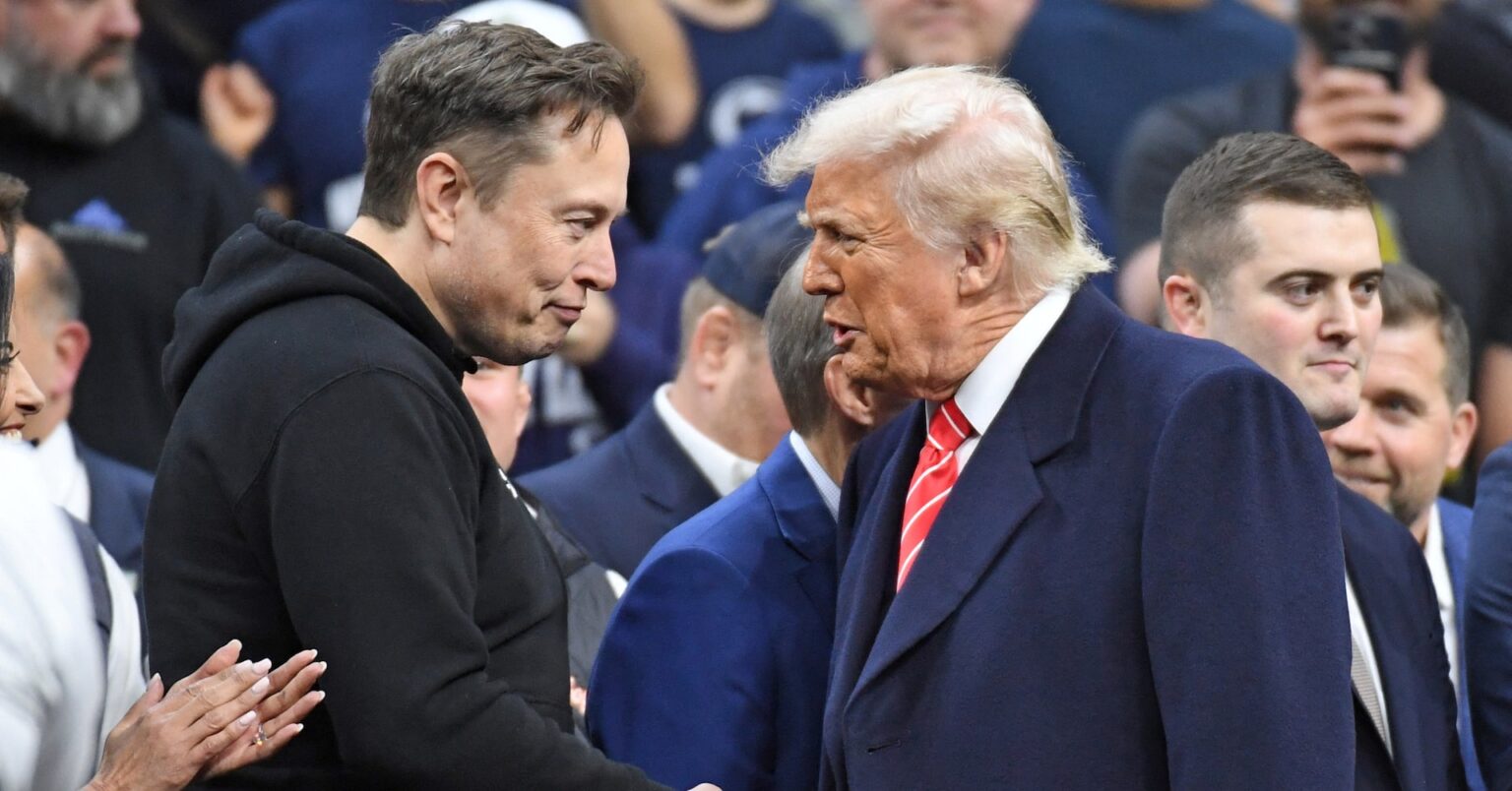 マスク氏の会社を「破壊するつもりない」、繁栄望む＝トランプ氏 | ロイター