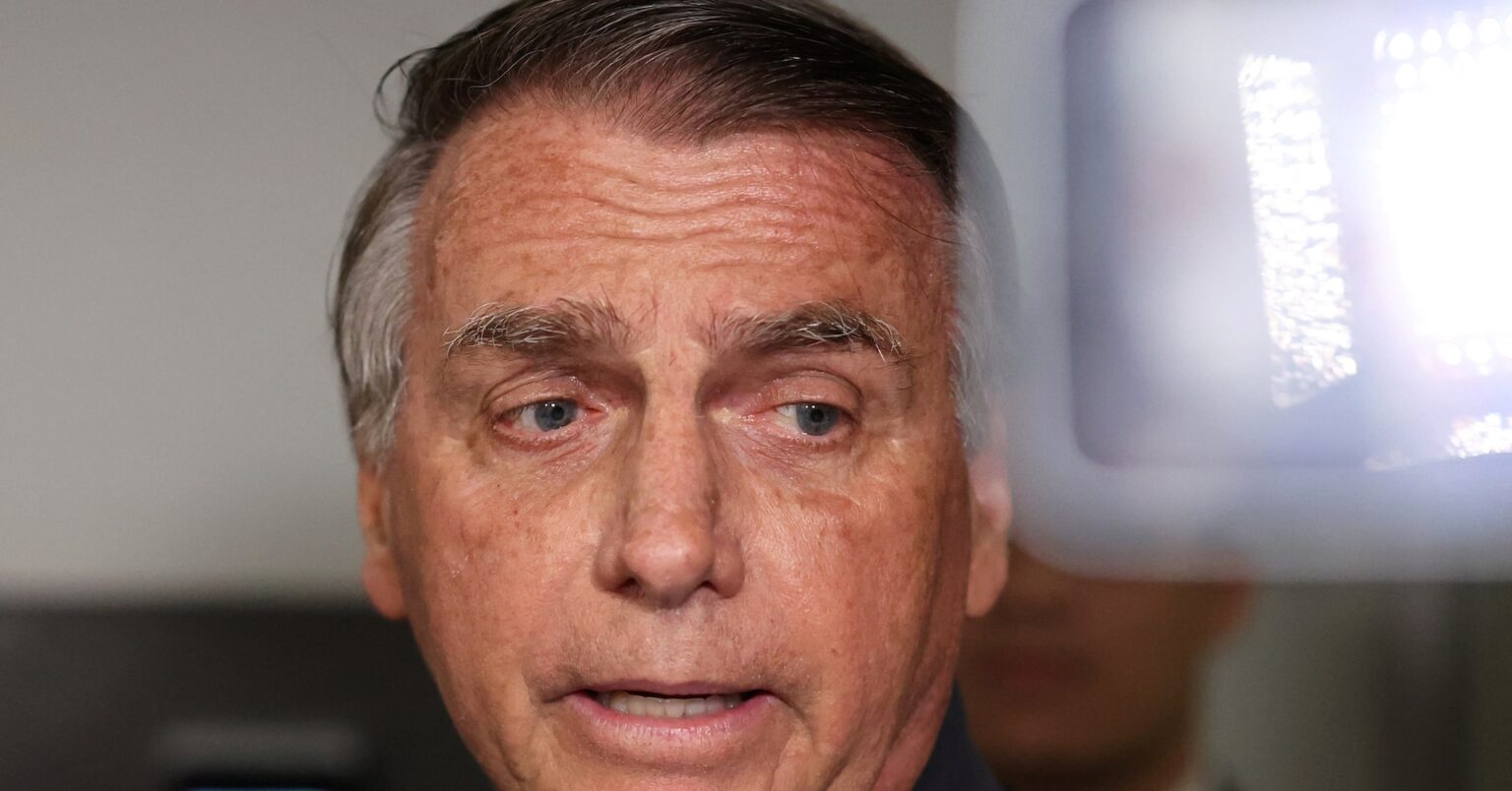 ボルソナロ氏の逮捕見送り、ＳＮＳ制限違反問題でブラジル最高裁 | ロイター