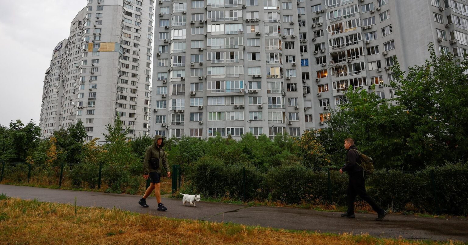 キーウにロの夜間攻撃、幼児含む8人負傷 | ロイター