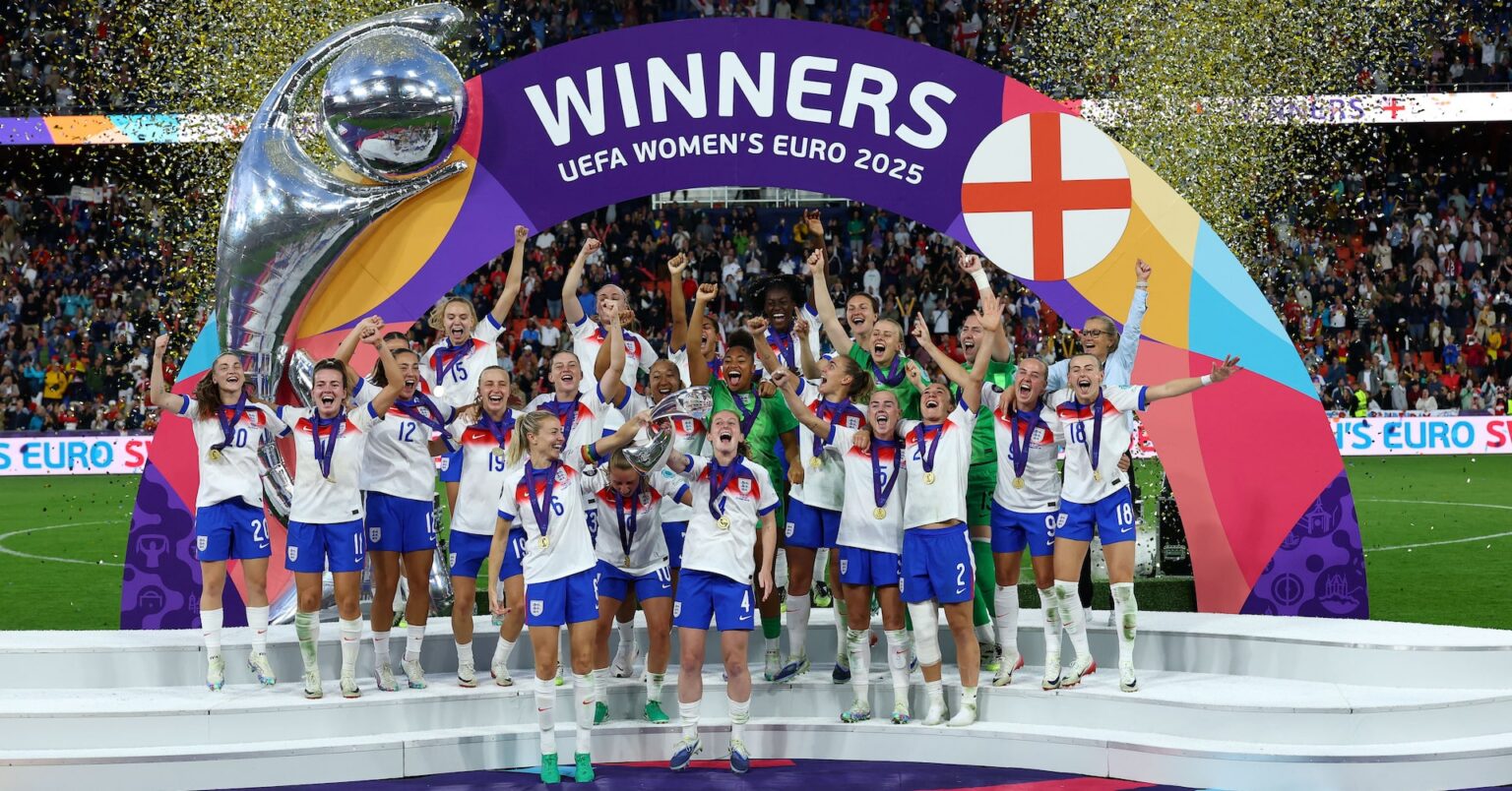 サッカー＝イングランド、スペイン下し女子欧州選手権を連覇 | ロイター