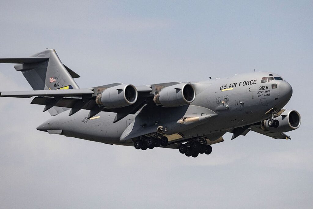 新型核兵器、米が英基地に配備したと専門家分析－ロシアけん制の意図 - Bloomberg