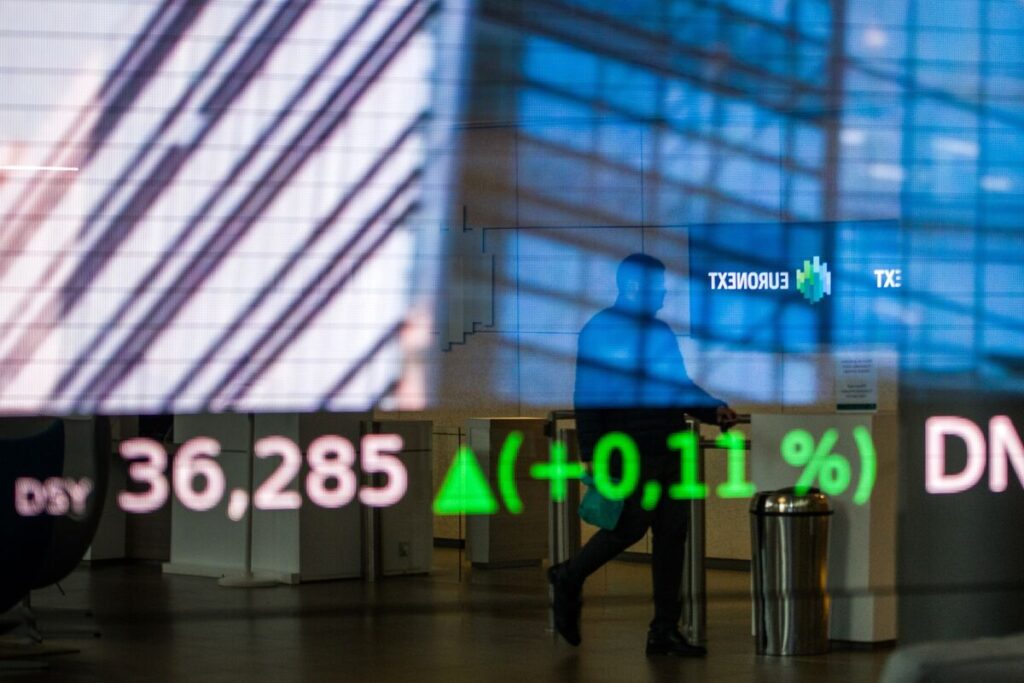 【欧州市況】株小幅安、米・ＥＵ合意の影響を意識－ユーロ圏債上昇 - Bloomberg