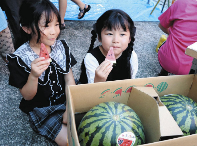 県産スイカ 子ども食堂に　企業版ふるさと納税で県が提供