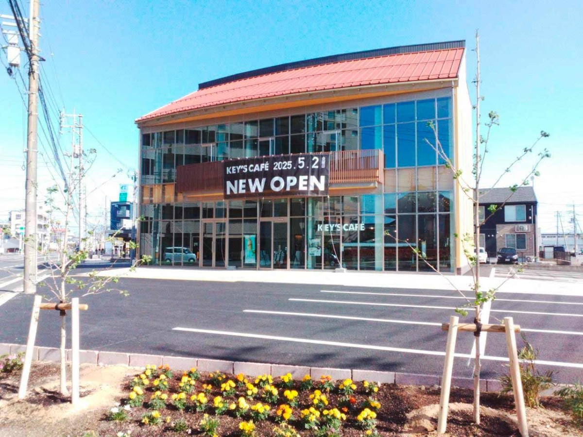鳥取県鳥取市『KEY'S CAFE 鳥取湖山店』の外観