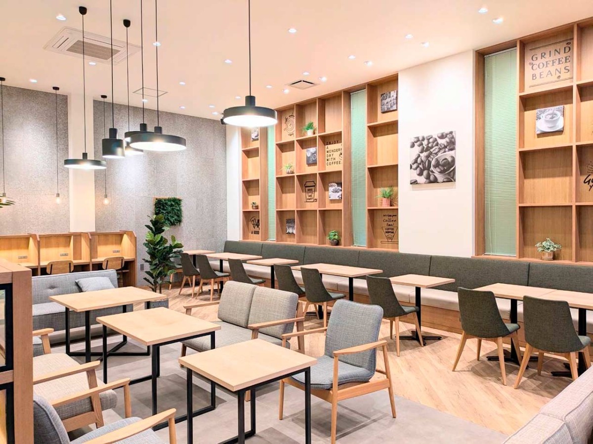 鳥取県鳥取市『KEY'S CAFE 鳥取湖山店』の内観