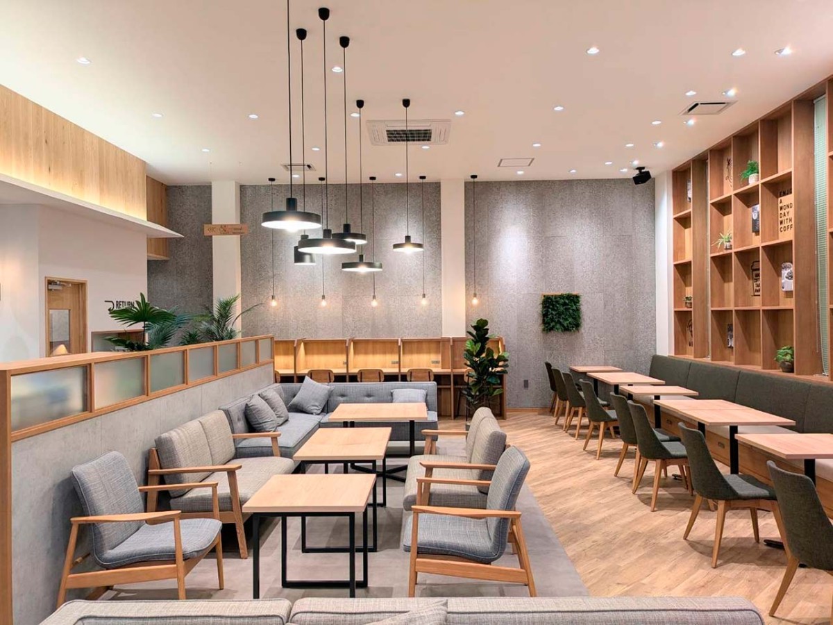 鳥取県鳥取市『KEY'S CAFE 鳥取湖山店』の内観