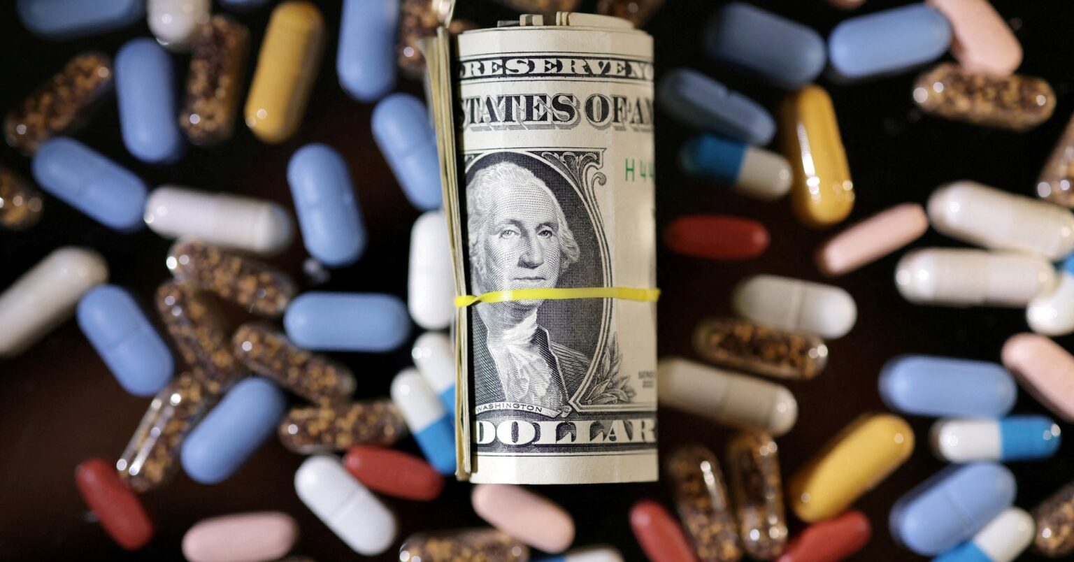 トランプ氏、製薬17社に書簡　処方薬価格引き下げ迫る | ロイター