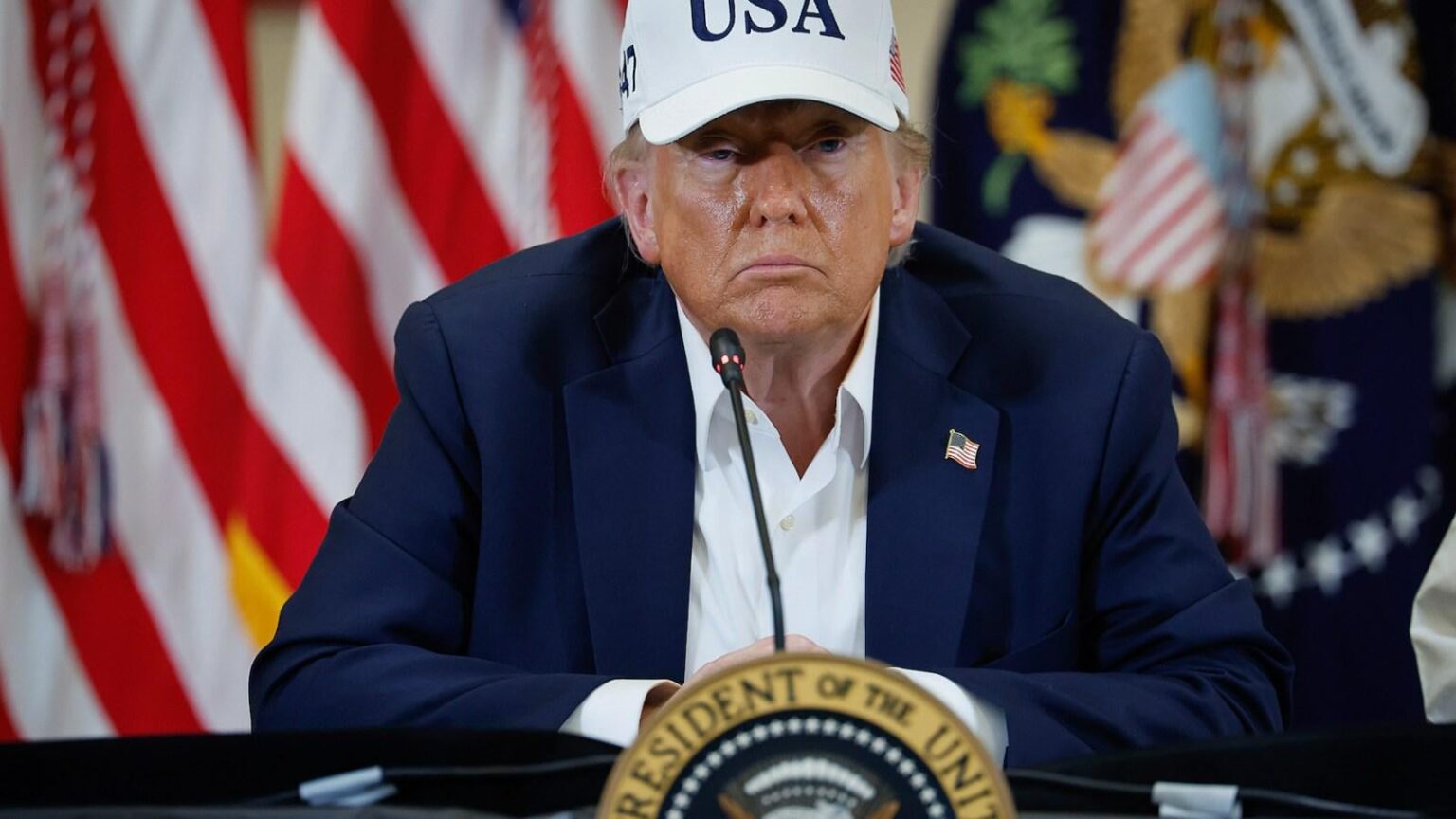 トランプは、彼が嫌いな人から市民権を奪うことができると考えています - 大統領は今、彼が彼女を好きではないので、ロージー・オドネルの生得権市民権を取り消そうとすることを黙想しています
