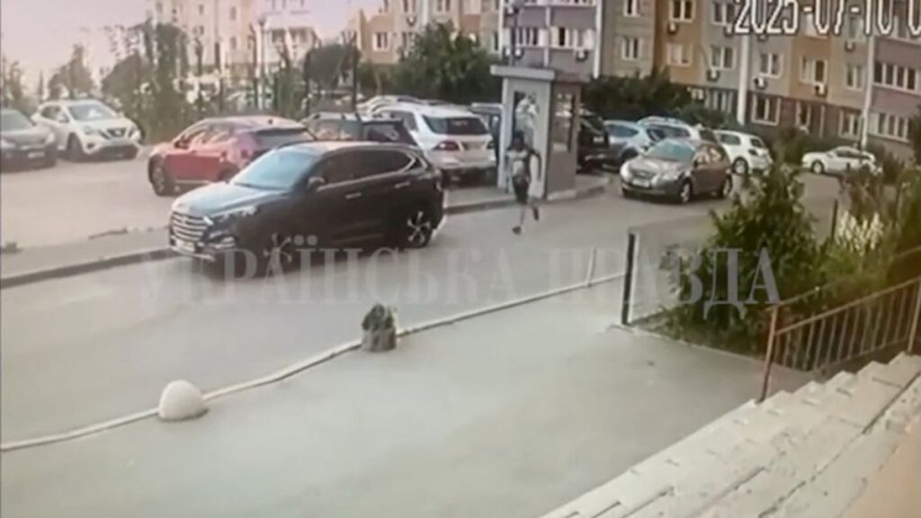 ウクライナ情報機関職員が銃撃され死亡、暗殺か - CNN.co.jp