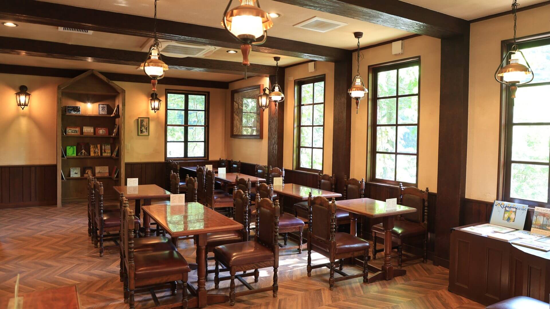 森と花の絵本ミュージアム Garden Lei