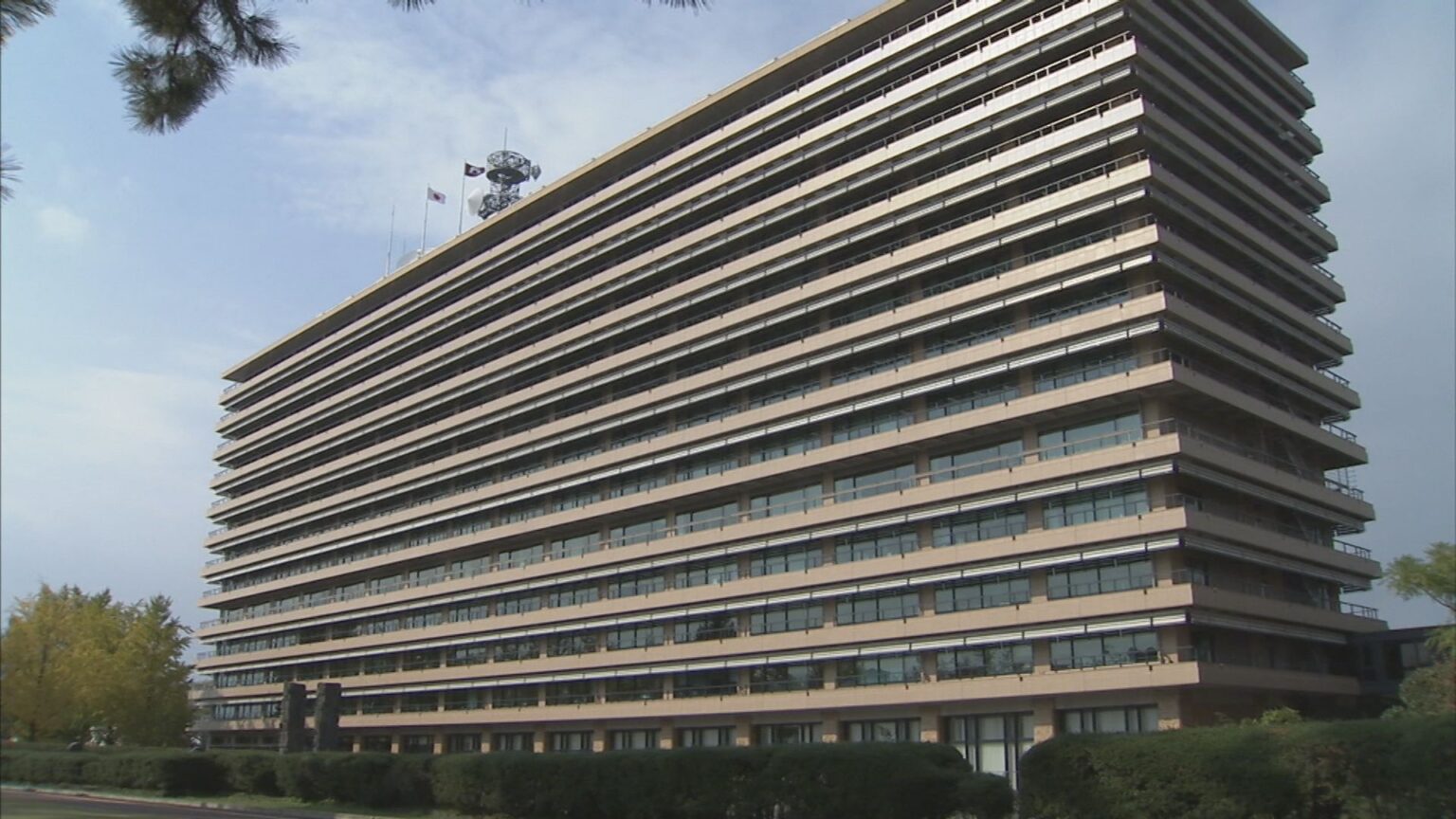 盗撮で有罪の小学校教諭を懲戒免職 「スリルを味わいストレス発散」　熊本（RKK熊本放送） - Yahoo!ニュース