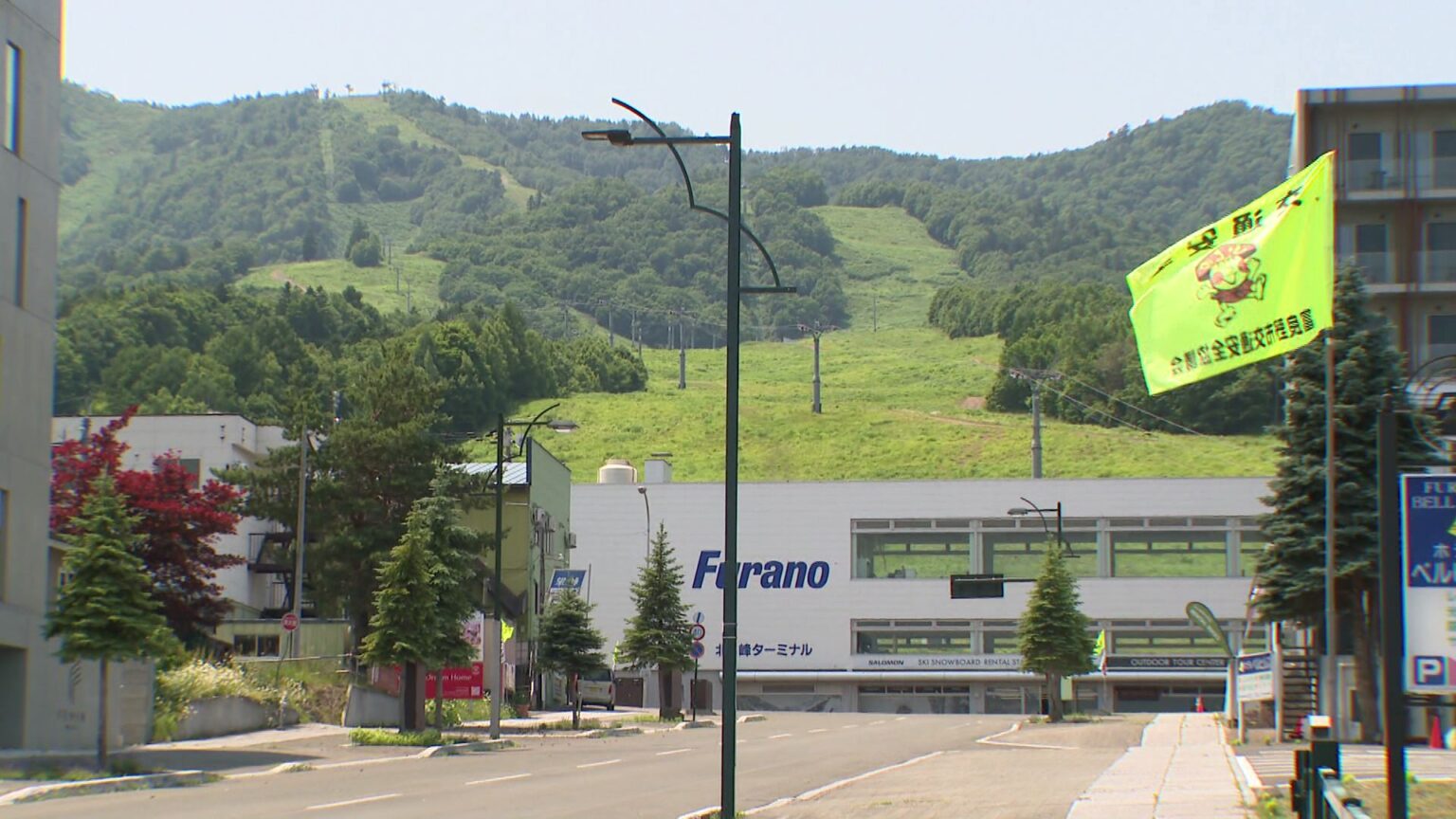 【路線価公表】北海道の上昇率1位はインバウンドに人気の“富良野市”で30.2％ 宿泊客は10年前の4倍以上に 北海道全体の上昇率は2.4％と伸び率が鈍化 去年の半分以下で全国平均を下回る（FNNプライムオンライン） - Yahoo - Yahoo!ニュース