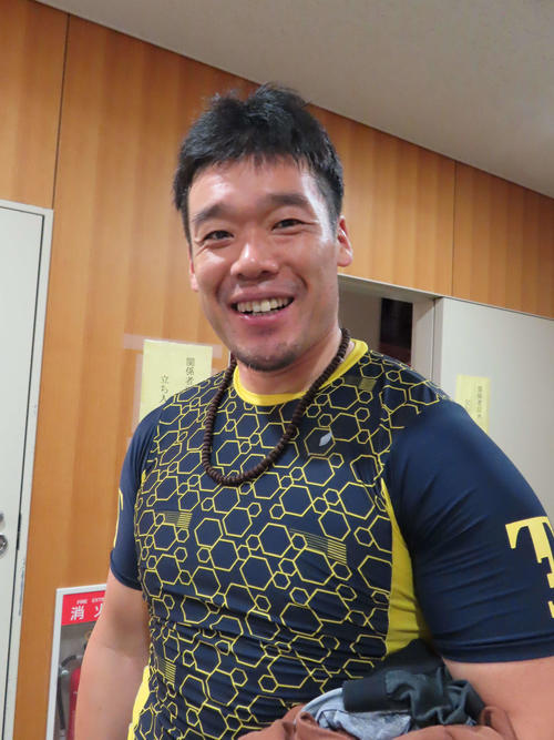 花田将司は決勝進出を決め笑顔を見せる