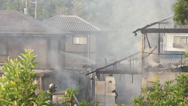 【速報】早朝に松江市で住宅2棟を焼く火事 複数の住民がけがをして病院に搬送 島根県松江市（日本海テレビ） - Yahoo!ニュース - Yahoo!ニュース