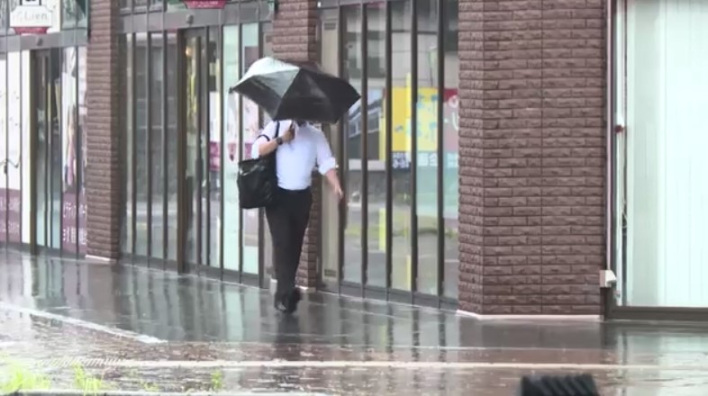 福岡県で落雷・竜巻・急な強い雨に注意 1時間に40ミリ予想も 久留米市などで雨降りだす 大気の状態が非常に不安定（TNCテレビ西日本） - Yahoo!ニュース - Yahoo!ニュース
