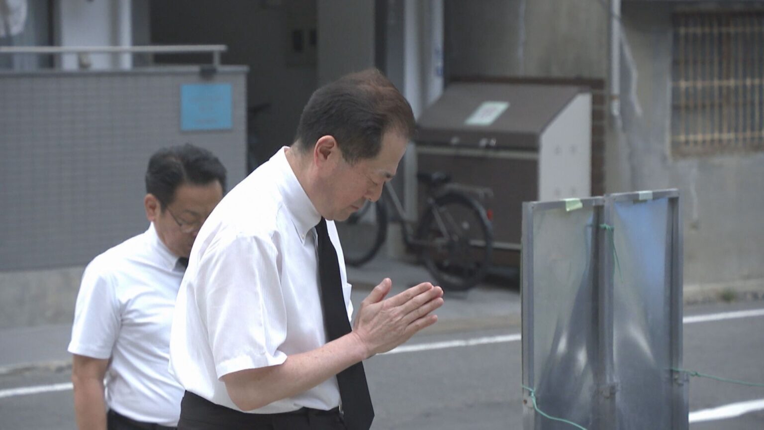緑町土砂災害現場に野志市長が献花【愛媛】（eat愛媛朝日テレビ） - Yahoo!ニュース