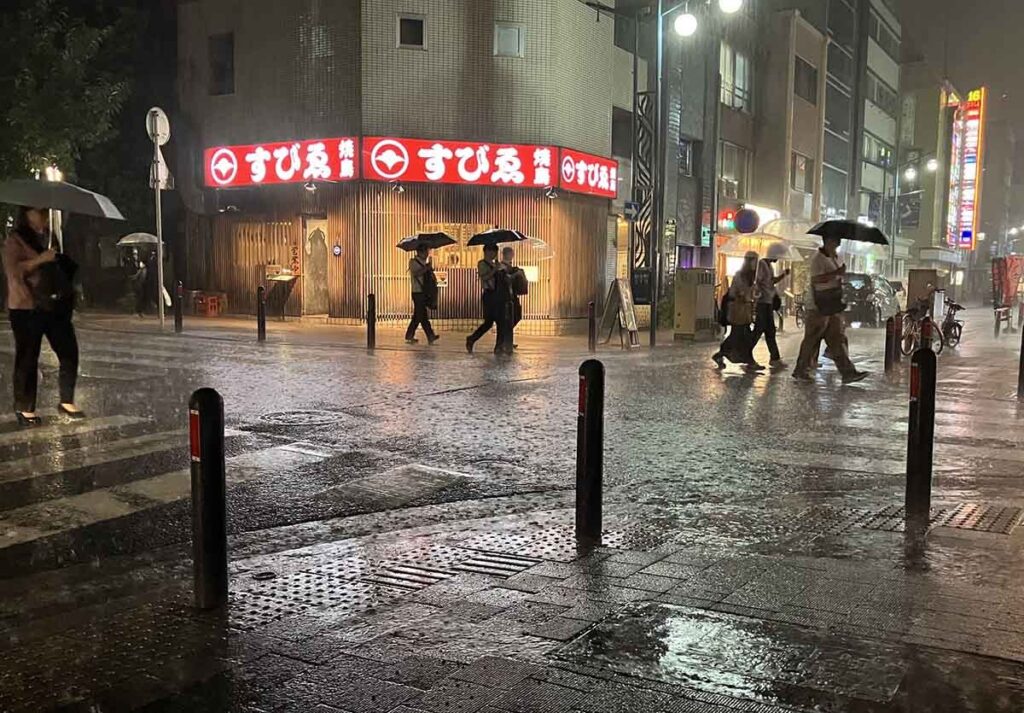 横浜、川崎で猛烈な雨 神奈川県に記録的短時間大雨情報を発表（カナロコ by 神奈川新聞） - Yahoo!ニュース - Yahoo!ニュース