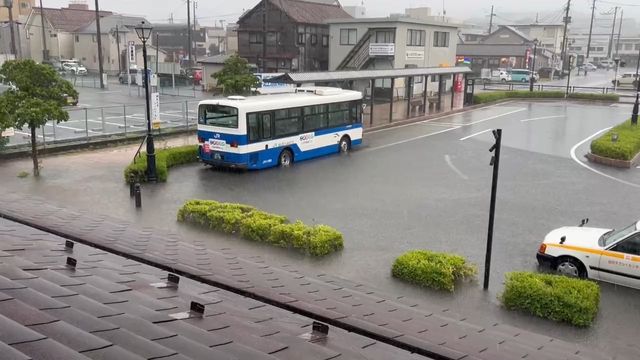 “大雨の福島”JR白河駅前は冠水 東北新幹線も一時運転見合わせ・福島 （福島中央テレビ） - Yahoo!ニュース - Yahoo!ニュース