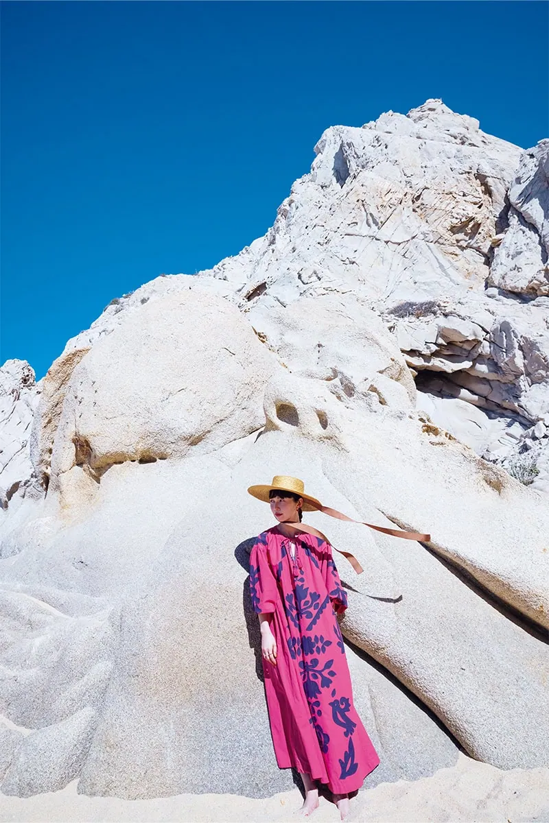 花嵐岩に囲まれたビーチを発見！